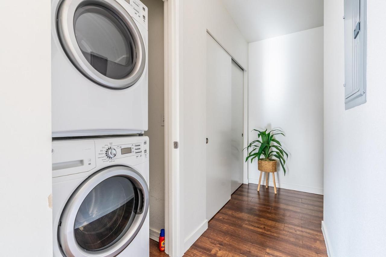 Close Downtown Modern Apartment - Pet Friendly, Wifi, Rooftop Views Сиатъл Екстериор снимка