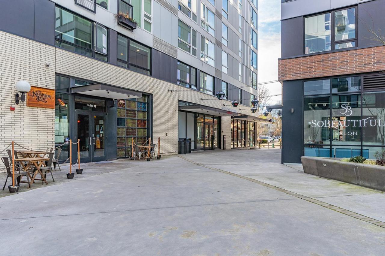 Close Downtown Modern Apartment - Pet Friendly, Wifi, Rooftop Views Сиатъл Екстериор снимка