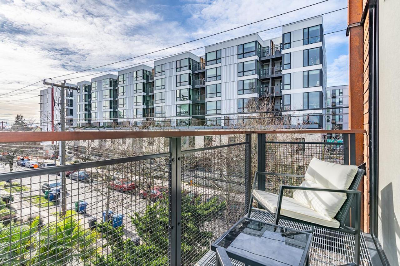 Close Downtown Modern Apartment - Pet Friendly, Wifi, Rooftop Views Сиатъл Екстериор снимка
