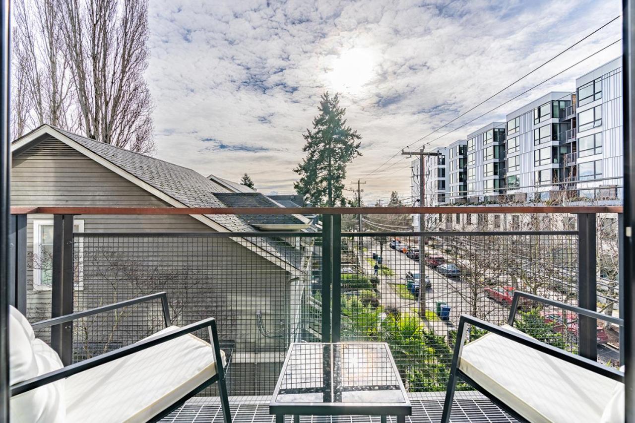 Close Downtown Modern Apartment - Pet Friendly, Wifi, Rooftop Views Сиатъл Екстериор снимка